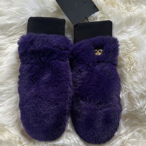 Moose Knuckles Violet Indigo Mittens